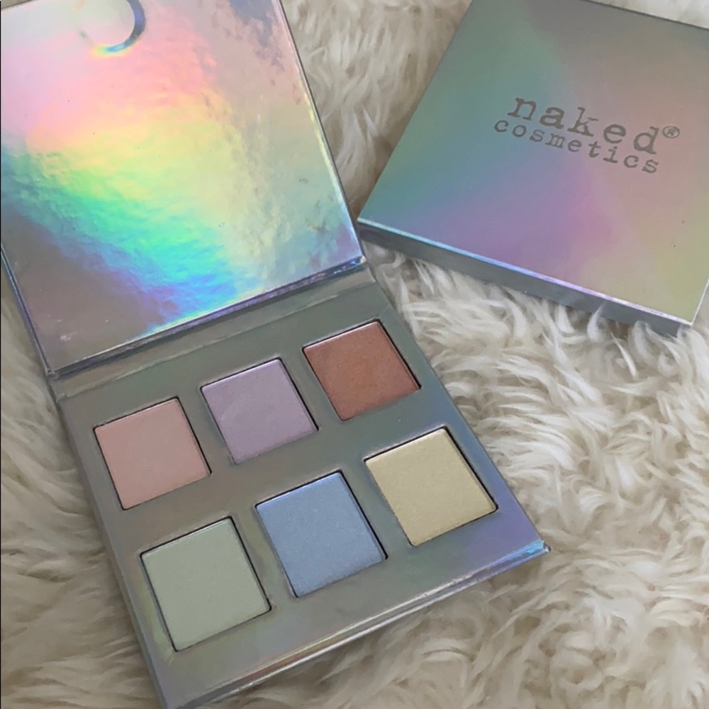 Naked Cosmetics Holographic highlighter